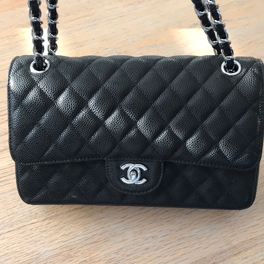 Quilted chain handbag